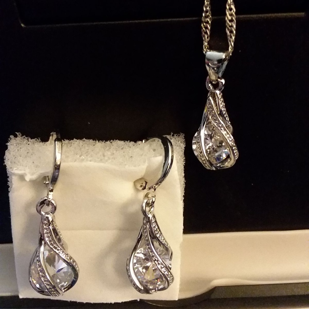 New 3 pc Sterling Silver tear drop set